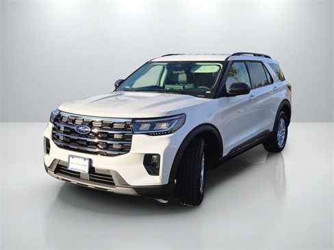 New 2026 Ford Explorer Active w/ Active Comfort Package image 8