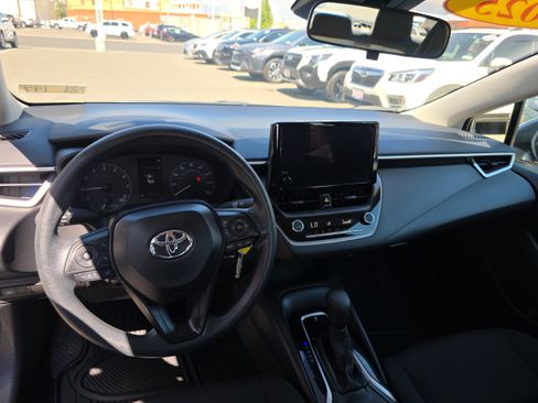 Used 2025 Toyota Corolla LE FWD image 3