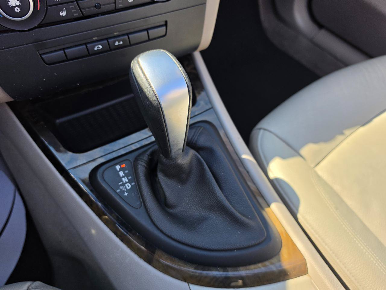Used 2011 BMW 128i Convertible w/ Premium Pkg RWD image 21