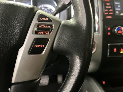 Used 2018 Nissan Titan SV w/ SV Convenience Package image 22