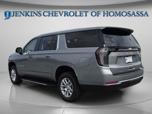 New 2026 Chevrolet Suburban LT w/ Comfort Package AWD/4WD image 7