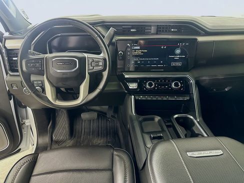 Used 2024 GMC Sierra 3500 Denali image 15