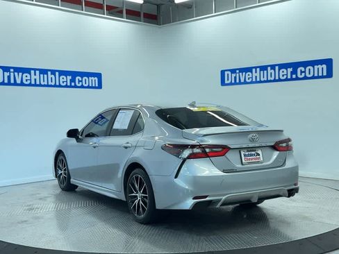 Used 2021 Toyota Camry SE image 9