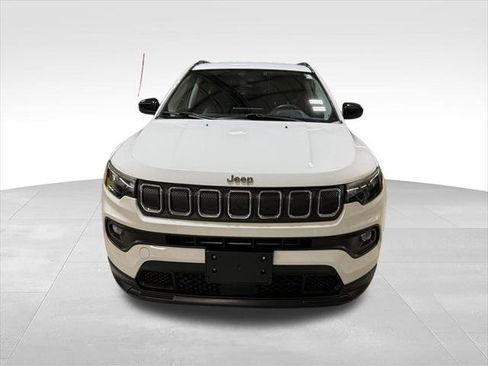 Certified 2022 Jeep Compass Latitude AWD/4WD image 2