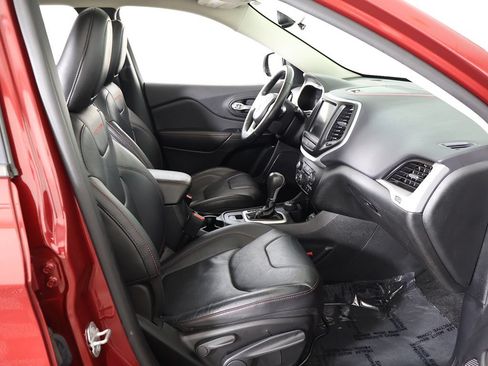 Used 2015 Jeep Cherokee Trailhawk w/ Comfort/Convenience Group AWD/4WD image 30