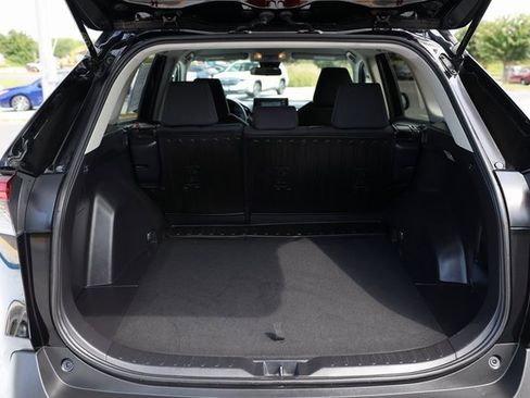 Used 2019 Toyota RAV4 LE image 8