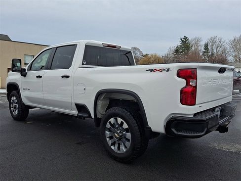 Used 2023 Chevrolet Silverado 2500 Custom w/ Custom Convenience Package image 4