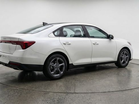 Used 2025 Kia K4 LXS image 9