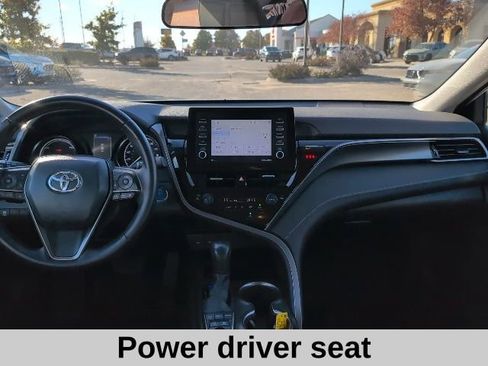 Used 2023 Toyota Camry SE image 4