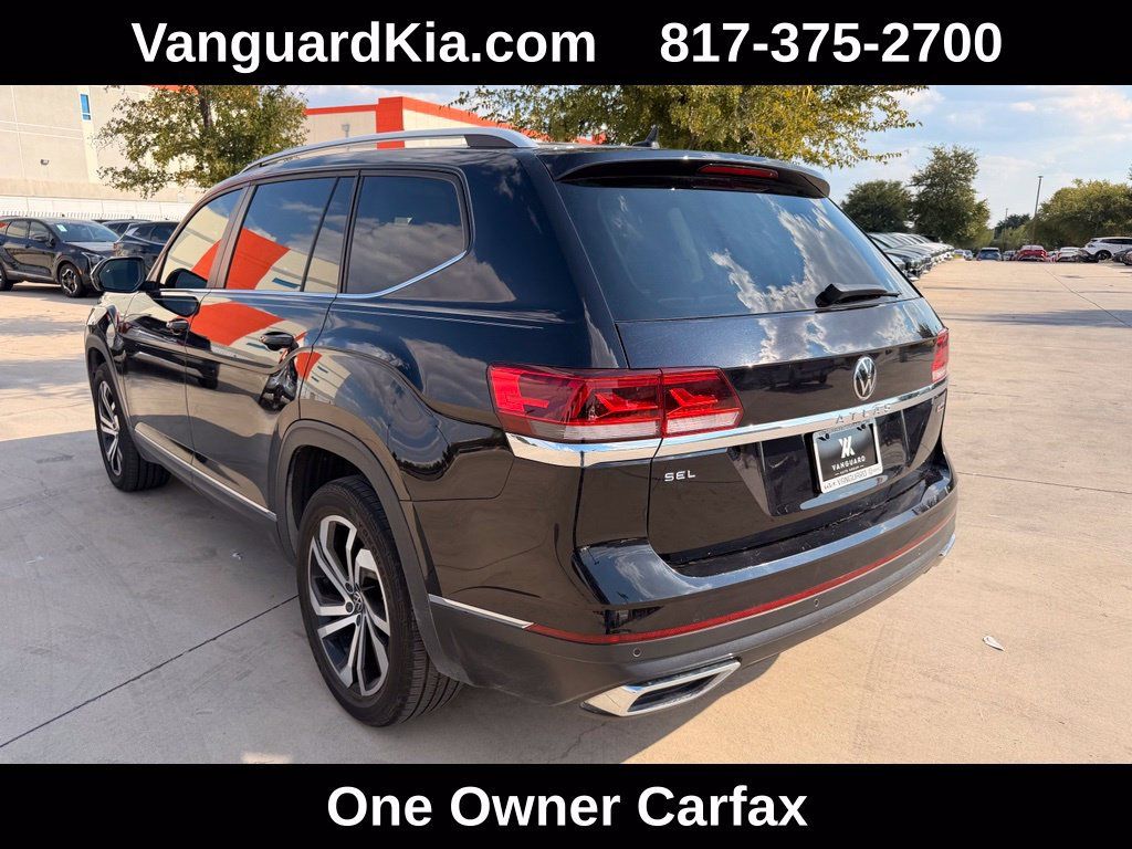 Used 2022 Volkswagen Atlas SEL AWD/4WD image 2