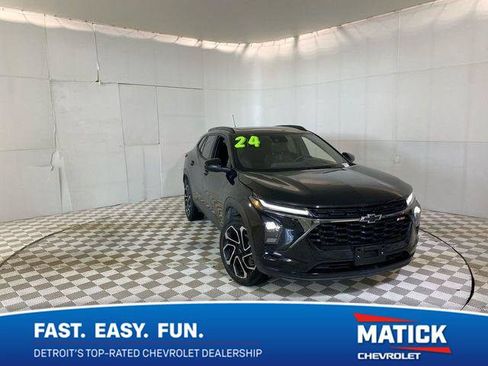 Used 2024 Chevrolet Trax RS w/ Sunroof Package FWD image 1