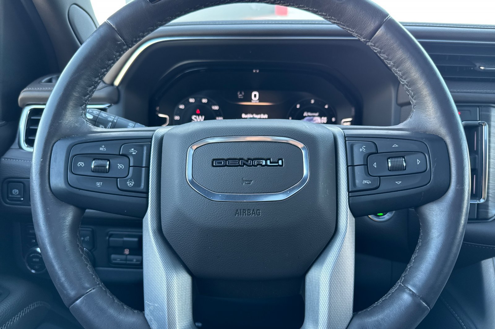 Used 2023 GMC Yukon Denali w/ Denali Reserve Package AWD/4WD image 33