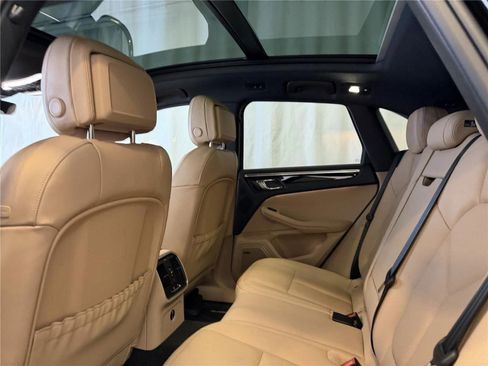 New 2026 Porsche Macan image 24