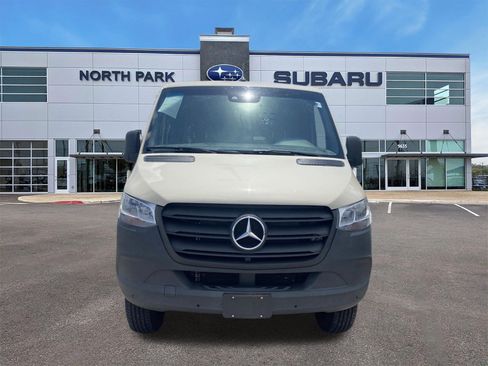 Used 2023 Mercedes-Benz Sprinter 2500 image 4