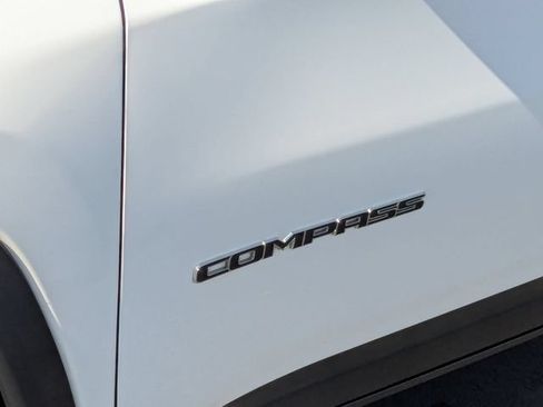 Used 2025 Jeep Compass Limited AWD/4WD image 12