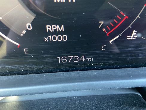 Used 2025 GMC Acadia Elevation image 7