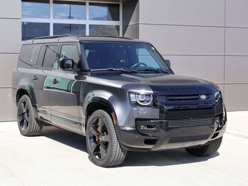 Used 2023 Land Rover Defender 130 X image 3