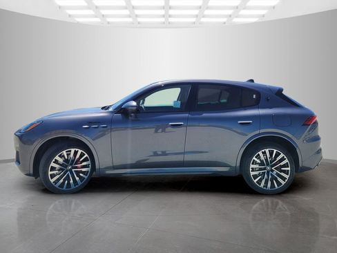 Used 2023 Maserati Grecale Modena AWD/4WD image 7
