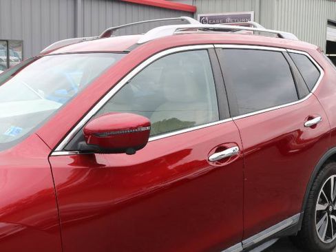 Used 2019 Nissan Rogue SL w/ Premium Package FWD image 4