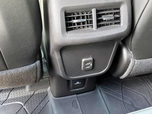 Certified 2024 Chevrolet Equinox RS FWD image 12