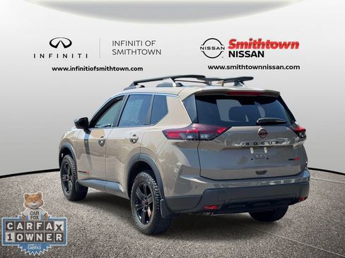 Used 2025 Nissan Rogue SV AWD/4WD image 9