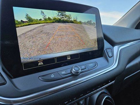 Used 2025 Chevrolet Blazer LT AWD/4WD image 26