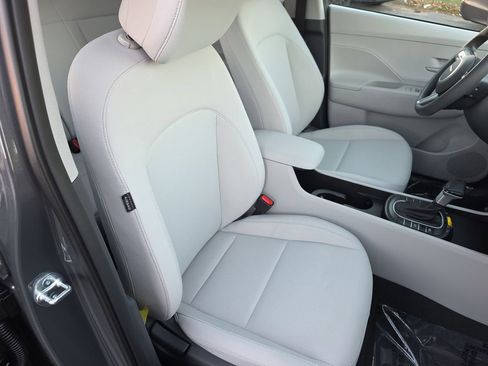 New 2026 Hyundai Kona SE image 18