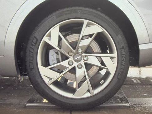 Used 2024 Genesis Electrified GV70 Advanced image 10