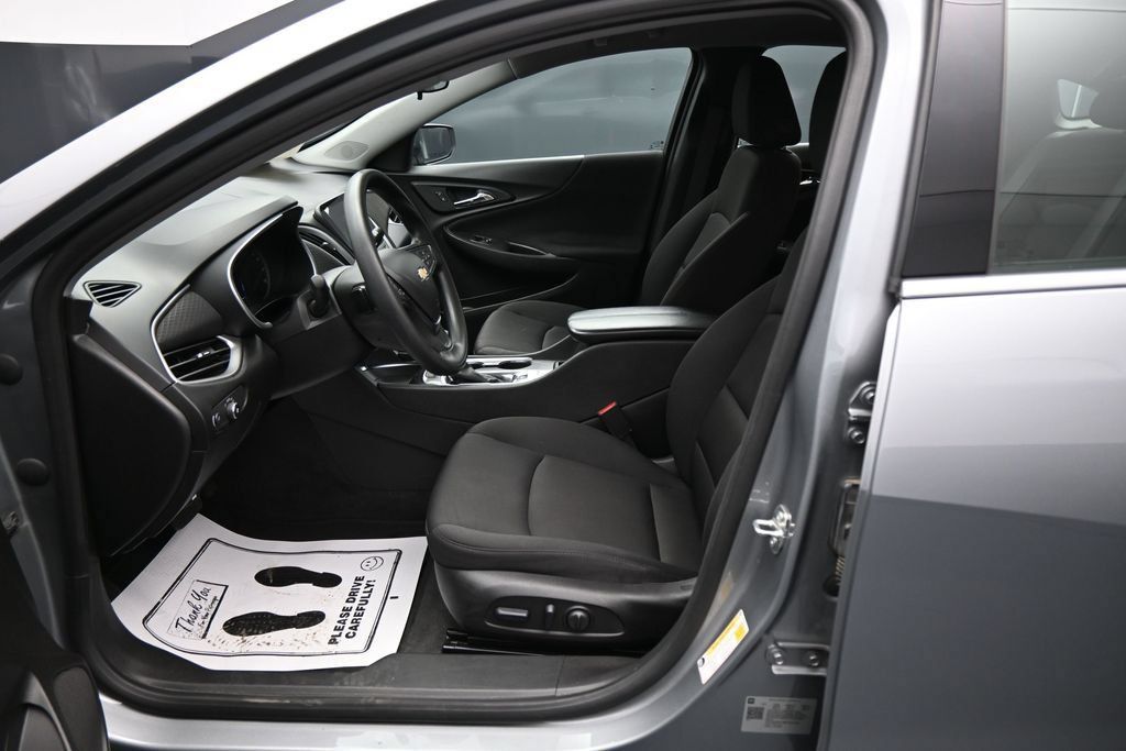 Used 2024 Chevrolet Malibu LT FWD image 9