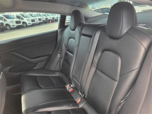 Used 2021 Tesla Model 3 Performance image 8