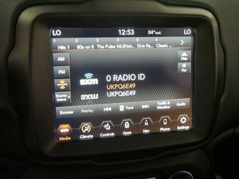 Used 2023 Jeep Renegade Latitude w/ Premium Group AWD/4WD image 22