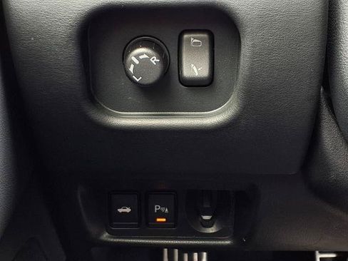 Certified 2023 Nissan GT-R NISMO w/ Floor Mat Package AWD/4WD image 28