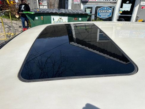 Used 2003 Cadillac De Ville image 17