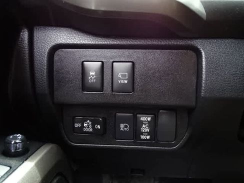 Used 2022 Toyota Tacoma Limited RWD image 39