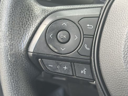 Certified 2022 Toyota Corolla LE FWD image 9