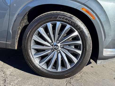 Used 2023 Hyundai Palisade Calligraphy image 6