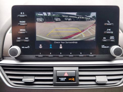 Used 2018 Honda Accord LX image 12
