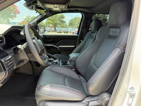 Certified 2025 Toyota Tacoma TRD Pro AWD/4WD image 27