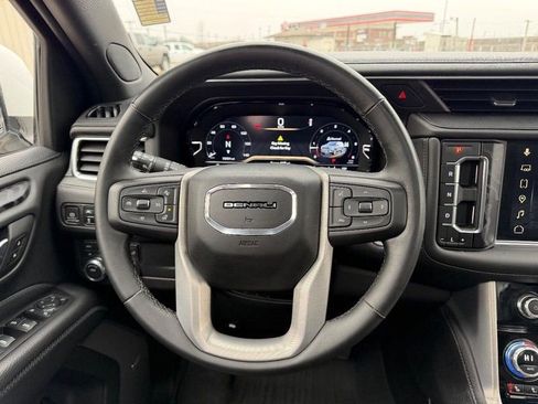 Used 2023 GMC Yukon XL Denali AWD/4WD image 14