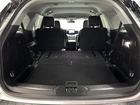 Used 2024 Ford Explorer XLT w/ Equipment Group 202A AWD/4WD image 21