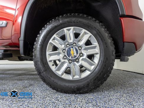 Used 2025 Chevrolet Silverado 2500 High Country w/ Technology Package AWD/4WD image 46