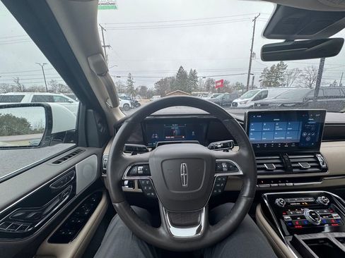 Used 2024 Lincoln Navigator L Reserve w/ Equipment Group 201A image 18
