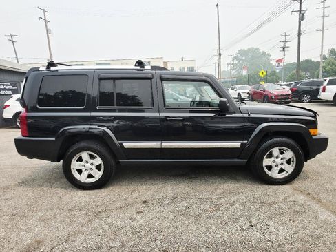 Used 2008 Jeep Commander Limited w/ Trailer Tow Group IV AWD/4WD image 4