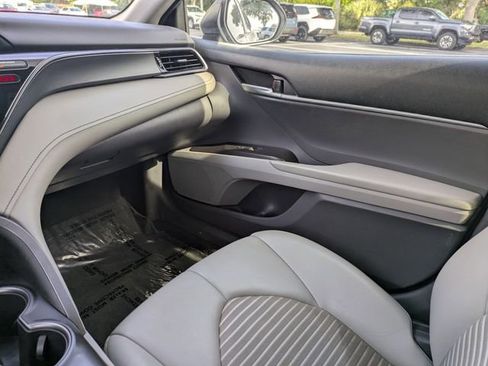 Used 2023 Toyota Camry SE w/ Convenience Package FWD image 16