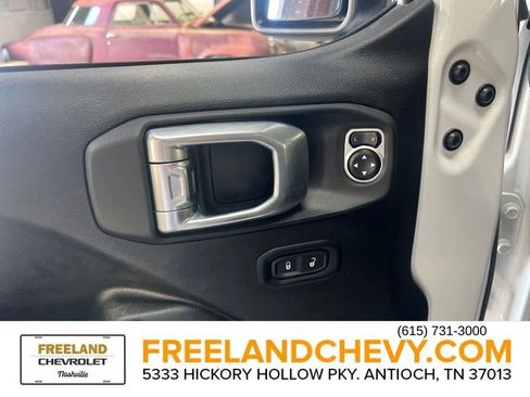 Used 2024 Jeep Gladiator Sport image 12