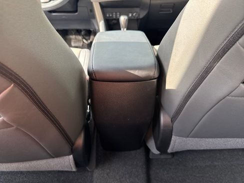 Used 2015 Toyota RAV4 Limited image 42