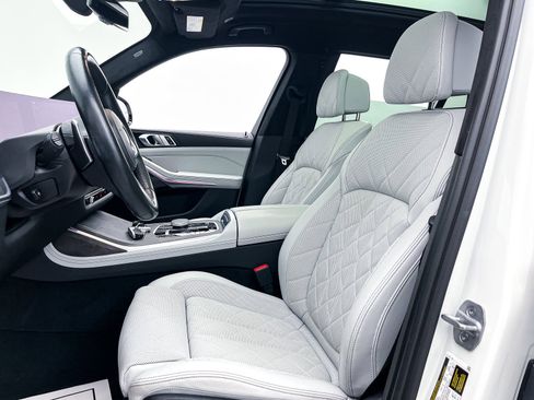 Used 2023 BMW X7 xDrive40i w/ M Sport Package image 34