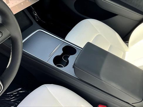 Used 2025 Tesla Model Y Performance AWD/4WD image 15