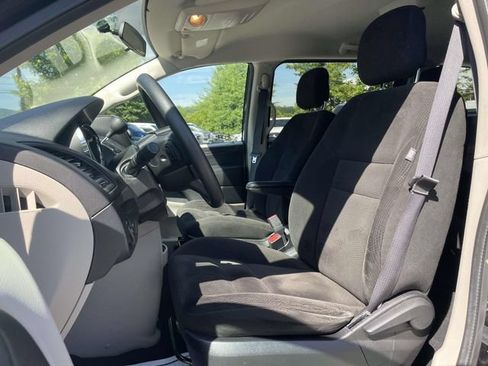 Used 2016 Dodge Grand Caravan SE w/ Quick Order Package 29E SE FWD image 18
