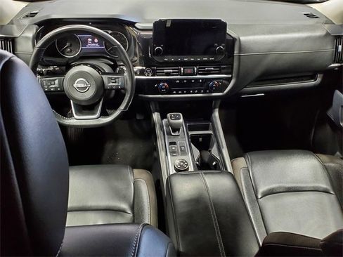 Used 2023 Nissan Pathfinder SL w/ Black Appearance Package image 22